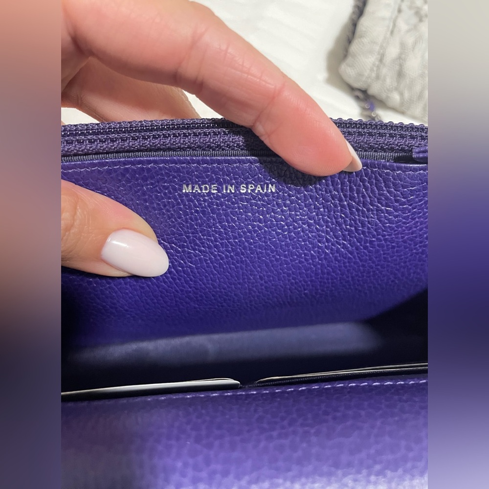 CHANEL LIKE NEW Authentic WOC Caviar Purple Leather - Picture 5 of 8